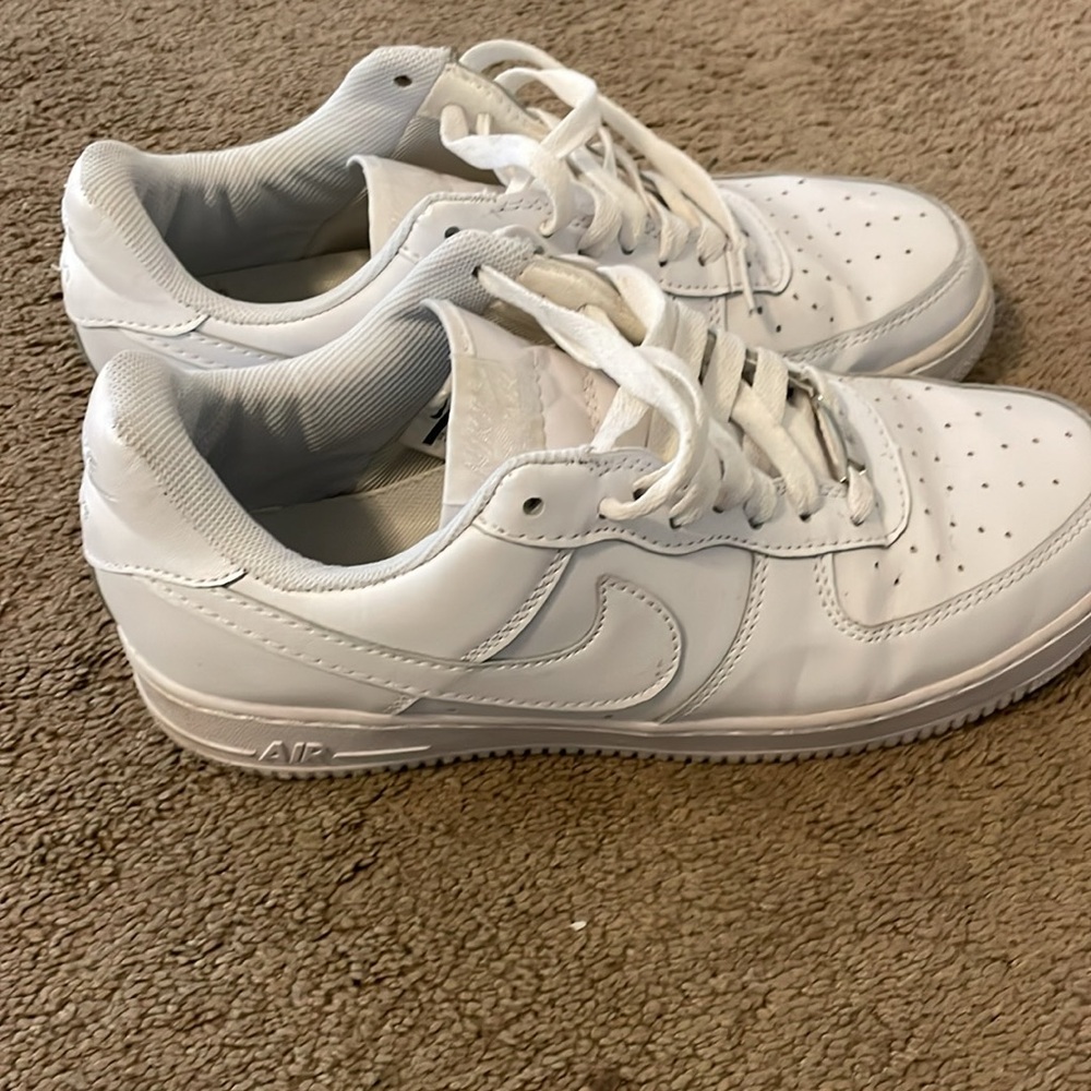 Shoes - Picture 2 of 5